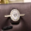 Anillo de diamantes de laboratorio en oro amarillo de 14 quilates