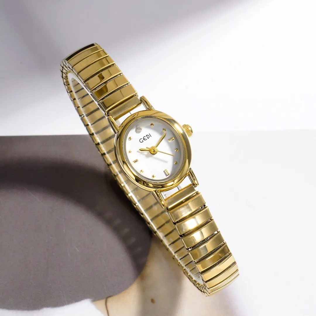 Oval Quartz Women's Watch OM-116657