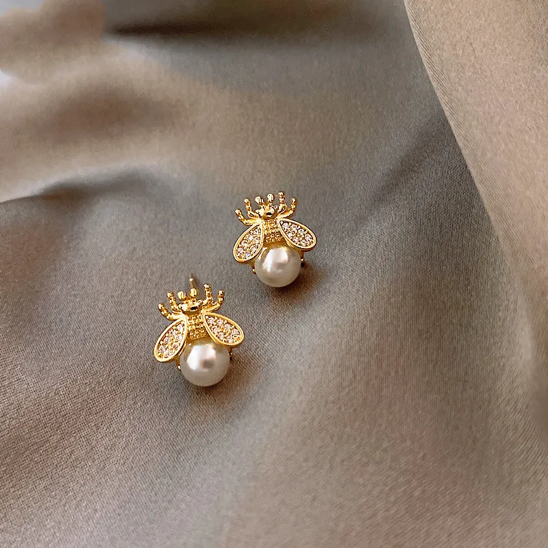Cute love ❤️ earrings, Women's Fashion, Jewelry & Organisers, Earrings on  Carousell