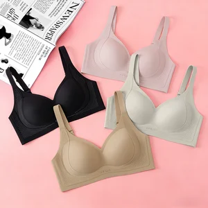 Women's Anti-Gravity Silicone Seamless Brasier Wire-Free Breast Lift Soft Support with Logo on Cup Small Breast Push-Up Bra