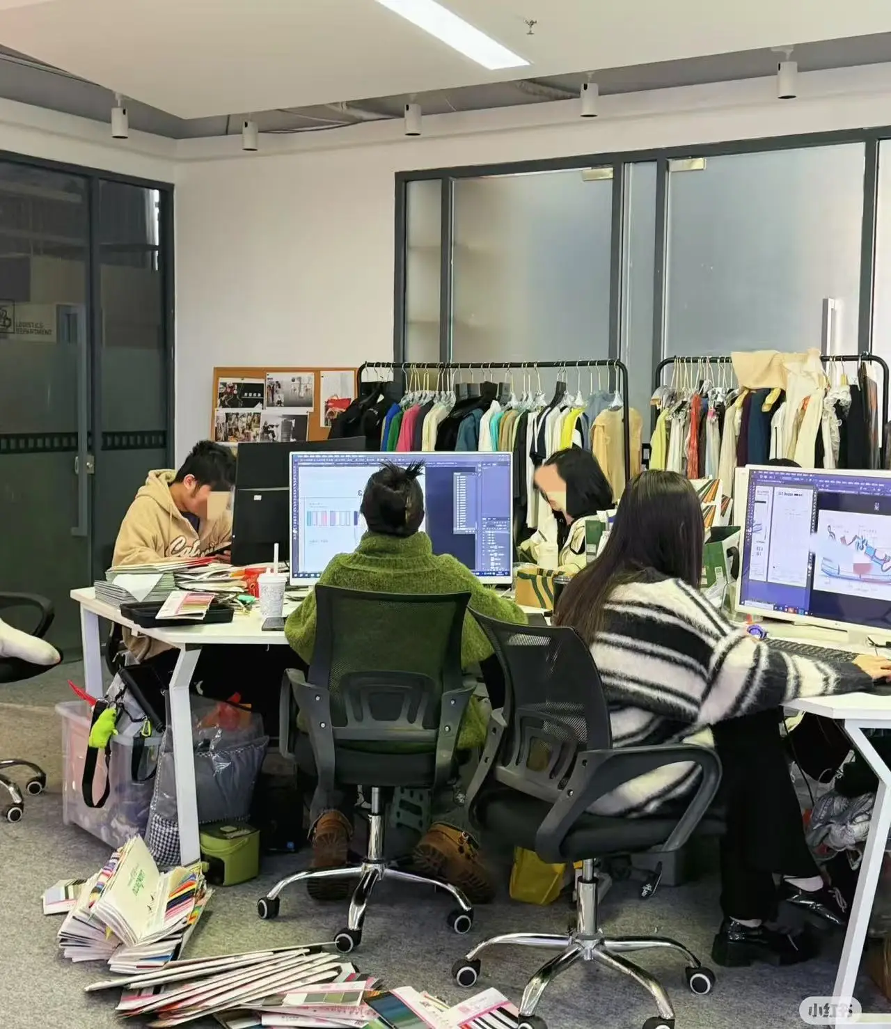 Guangzhou Yiyifang Clothing Co., Ltd. 3