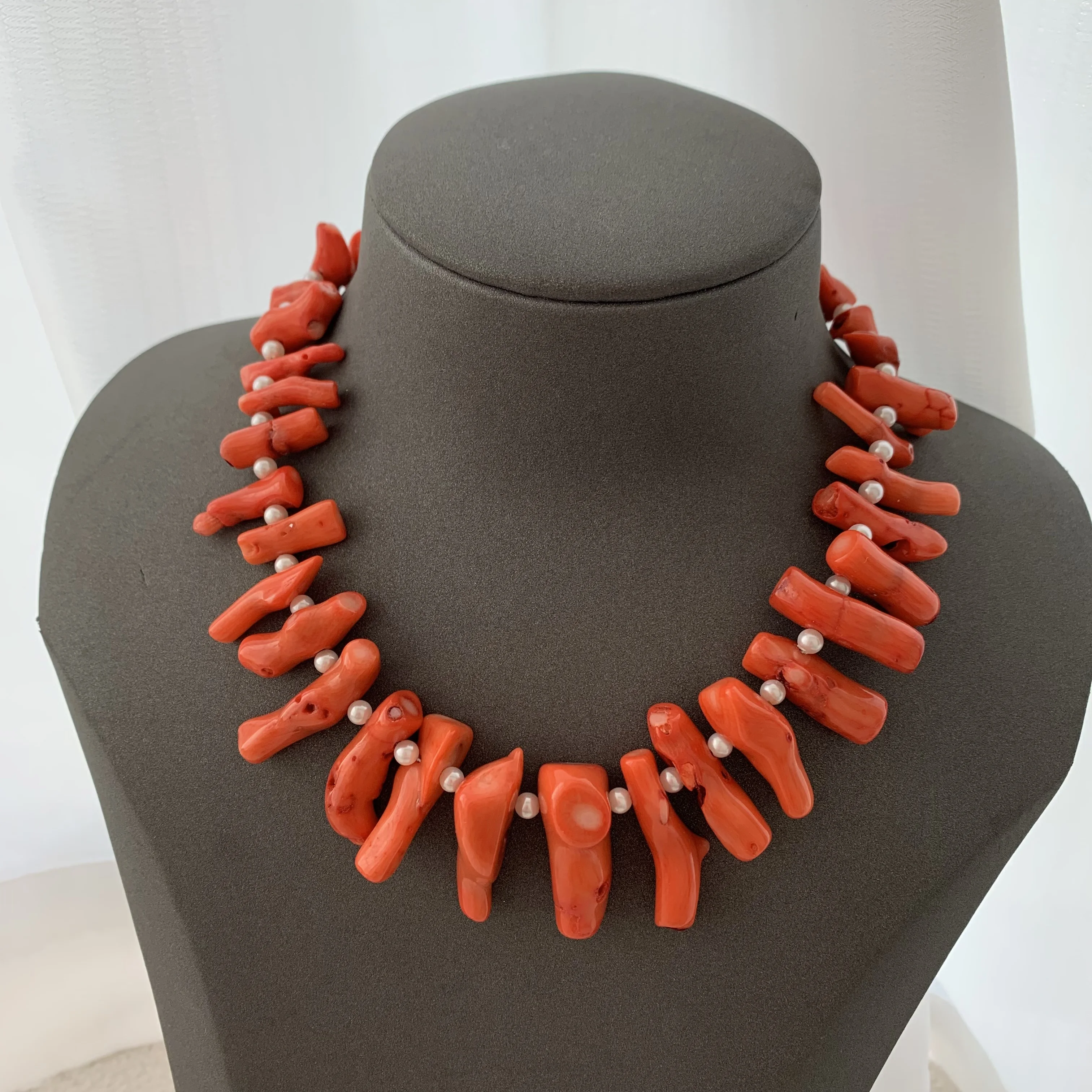 REDVELVET スルギ着用 貝殻 ネックレス [SEASEE] CORAL NECKLACE Red Coral and Seashell Necklace With Pink Scallop Shell