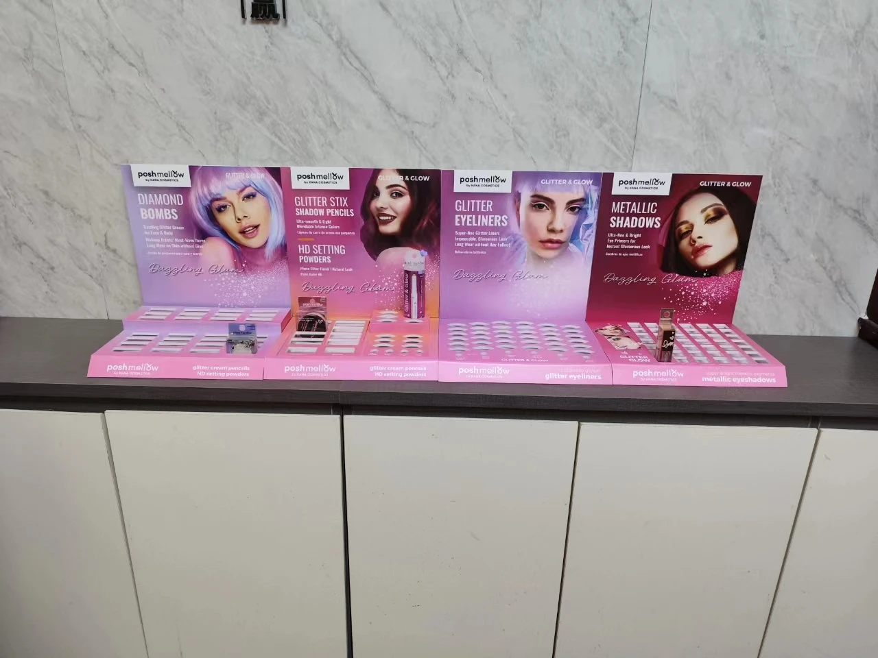 Bevis Custom Desktop Acrylic Display Stand Countertop Lipstick Cosmetics Rack for Cosmetic Stores Customized Display Rack