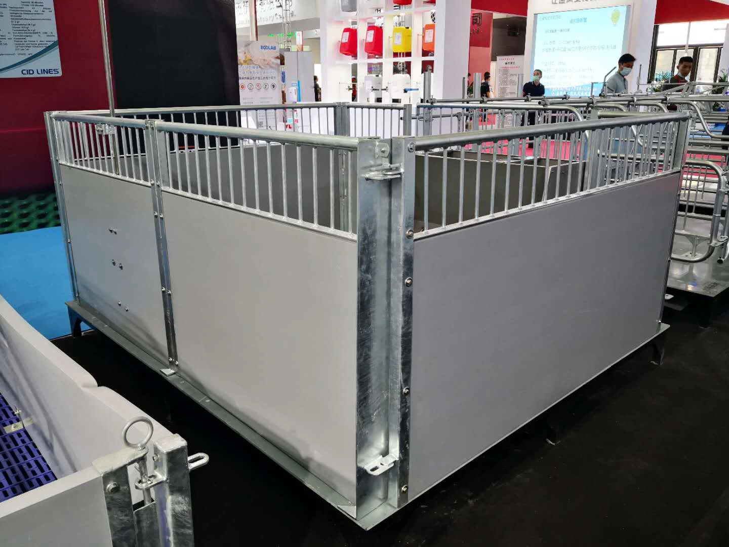 Pig Cage Pen Design Farrowing Crates for Sows Pig Fattening Pen
