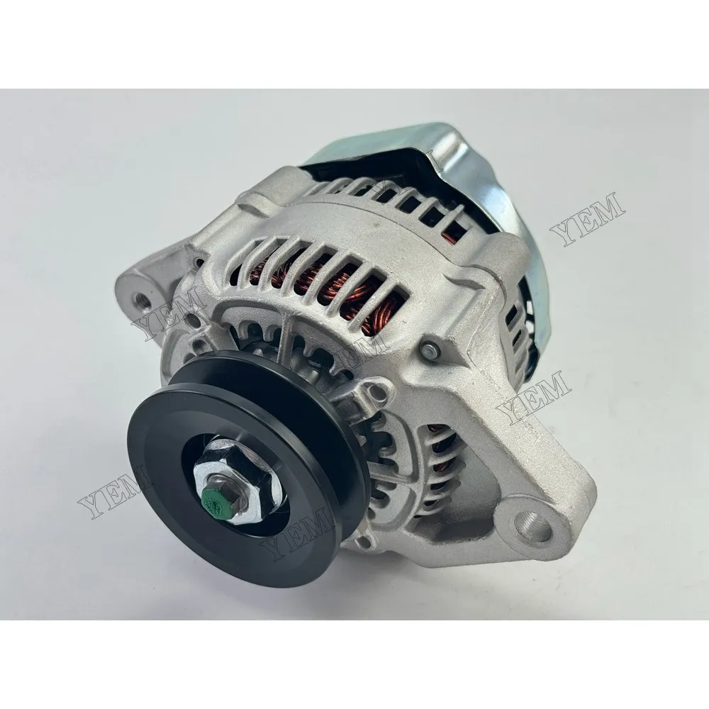 Alternator 15372-64010 for Kubota Engine D650 Tractor B5100D-P B6100D-P B6100HST-D B7100D-P B7100HST-E 4