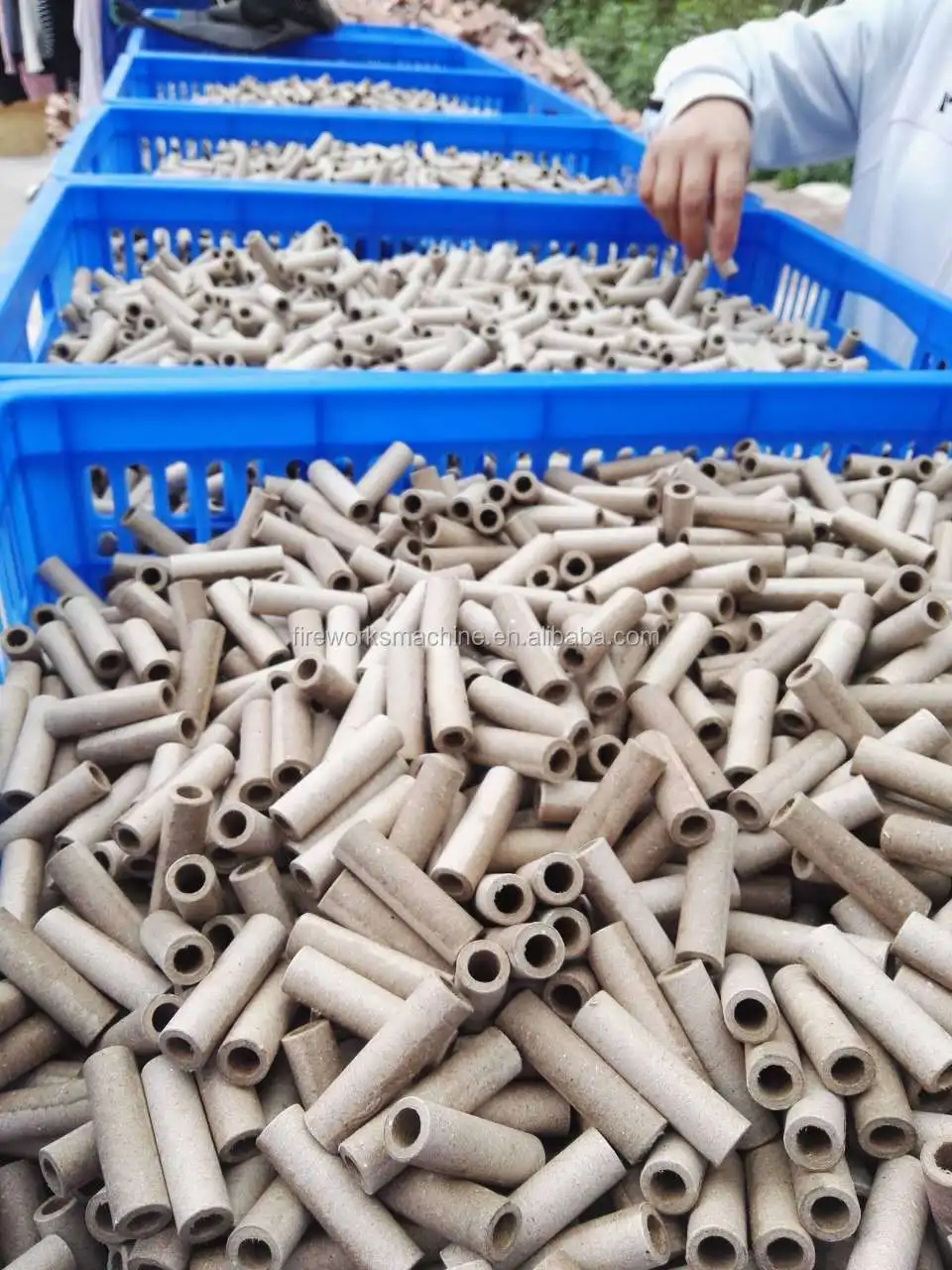 Automatic Pyrotechnics Corrugated Paper Full Auto Fireworks Magic Ball Tube Rolling Winding Making Machine Chinese Firecrackers