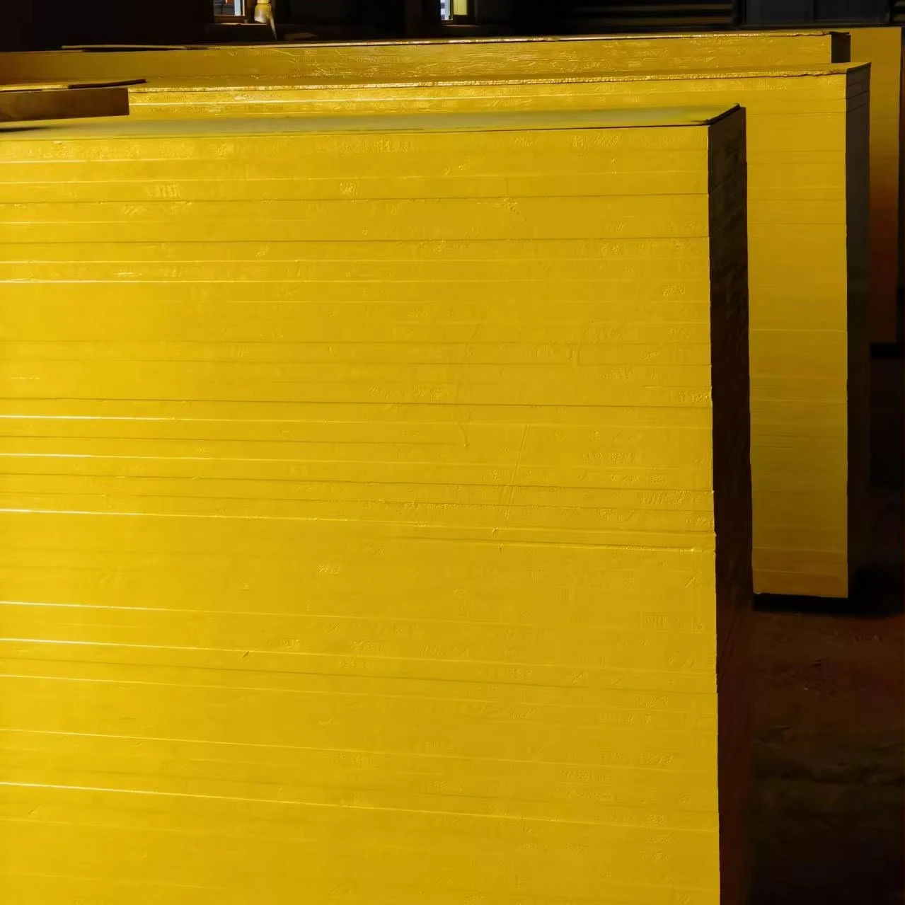 OEM atau ODM Papan Panel Bekisting Gred Tinggi 3 Lapis Kuning Panel Bekisting untuk Pembinaan