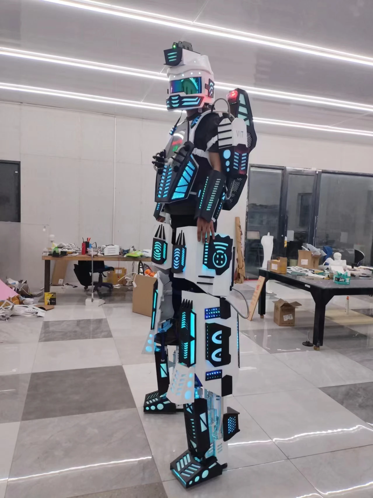 Wearable LED Robot Lighting up Stilts Walker Robot Costumes Kryoman Stage Performance Show Suits Customization Robot Costumes