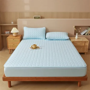 Custom Waterproof Polyester 3pcs  Solid Color Bed Cover  Mattress Protector 3pc Bed  Fitted Sheet Bedding Set