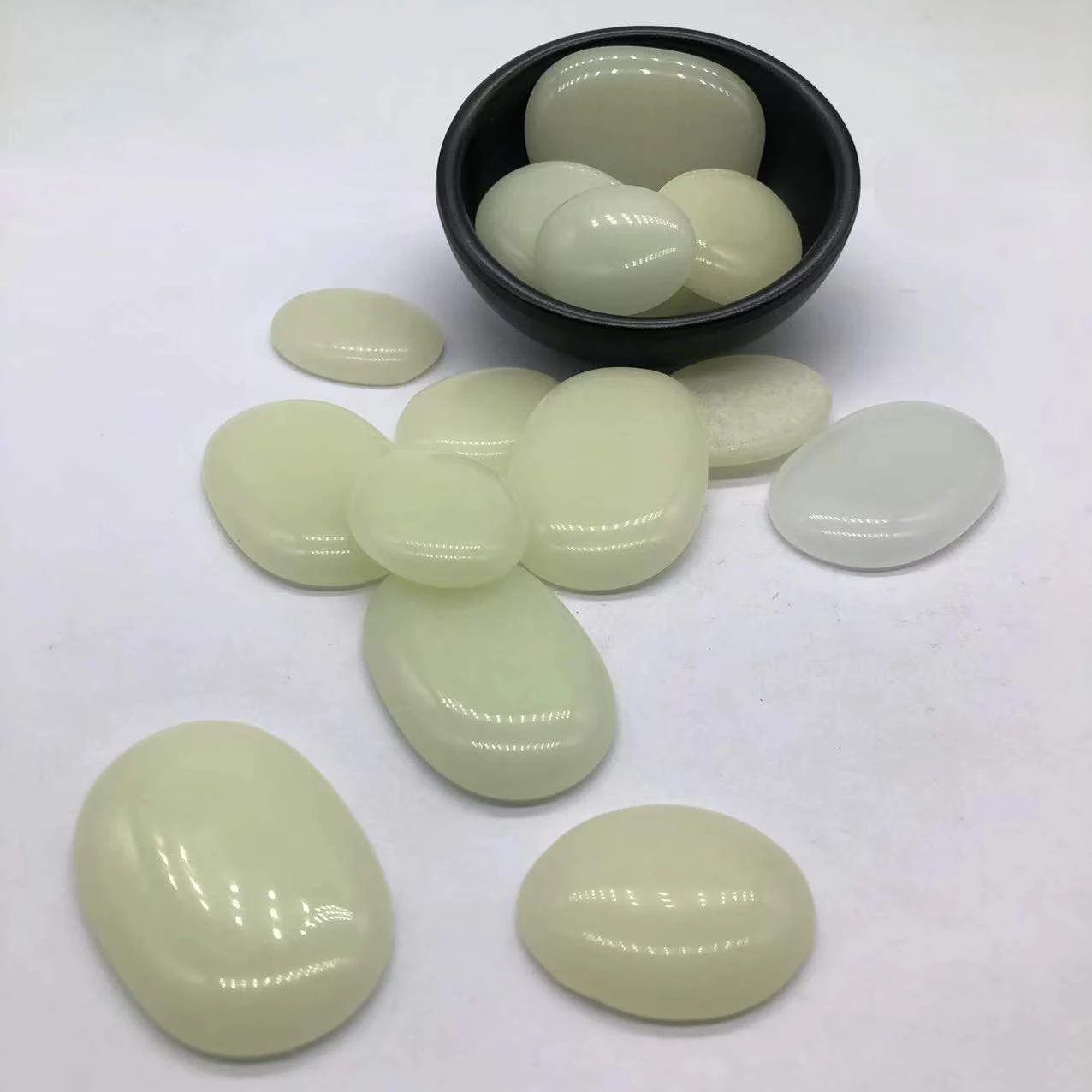 Luminous Stones Glowing in the Dark Lighting Cobbles for Garden Landscape Aquarium Decorations Paving Pebbles Fluorescent Stones
