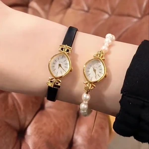 Hot Selling Genuine Leather Black Belt Watch Elegant Simple Women's Watch Commuter Natural Shell Pearl Bracelet Watch For Women