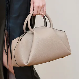 Women's High Quality Crossbody Bag Simple Fashion Spring New Shoulder Handbag 2026 Trending