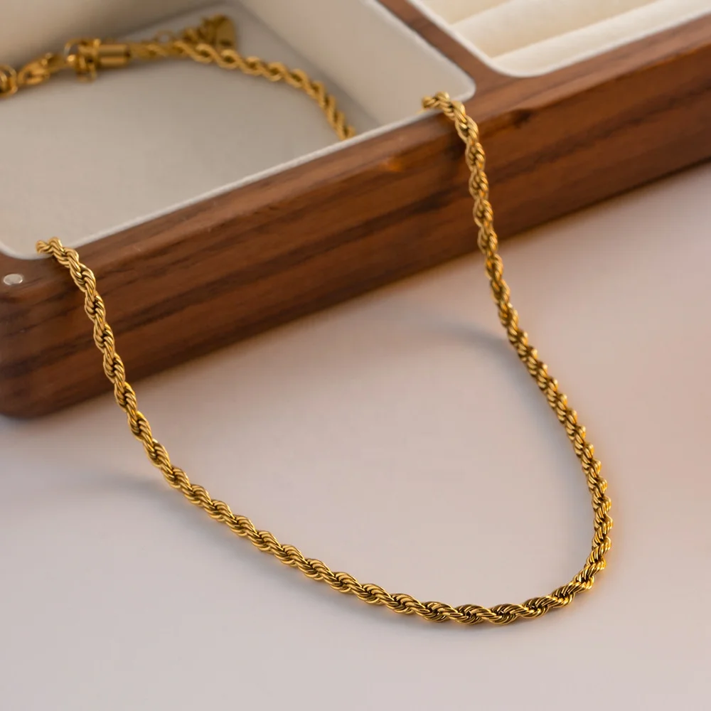2024 Fashion Lady Jewelry Accessories Wholesale Women Necklace 18k Gold  Stainless Steel Waterproof Twisted Chain Necklace