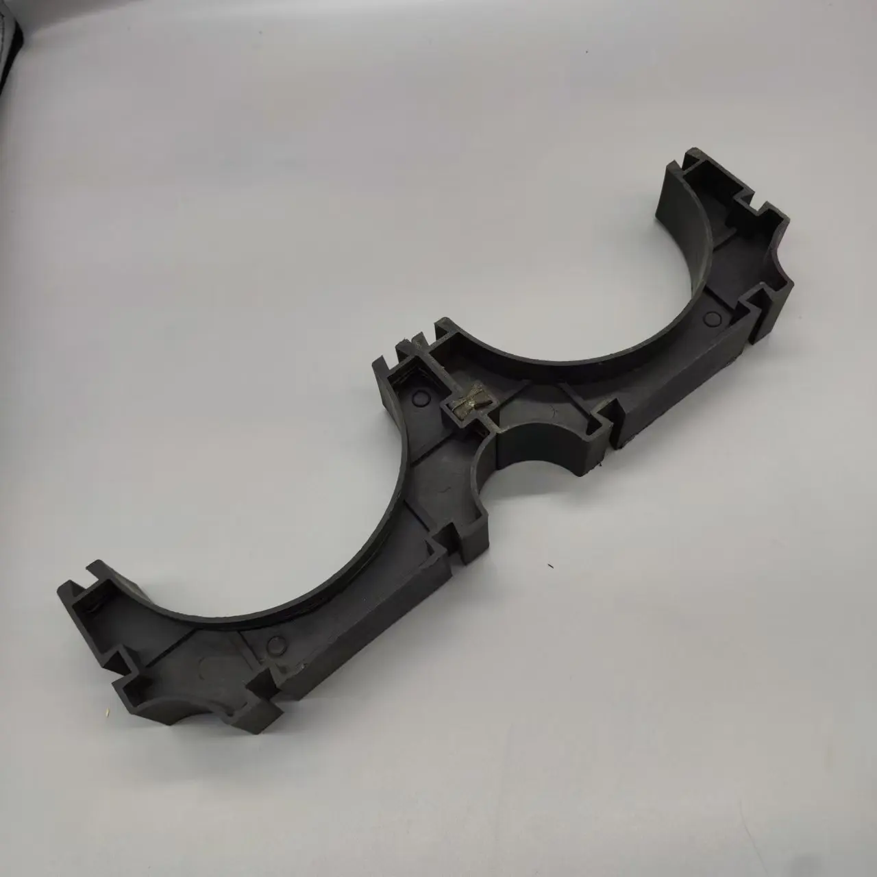 Plastic Conduit/Pipe Spacers and Pipe Separated Spacers for Building Materials