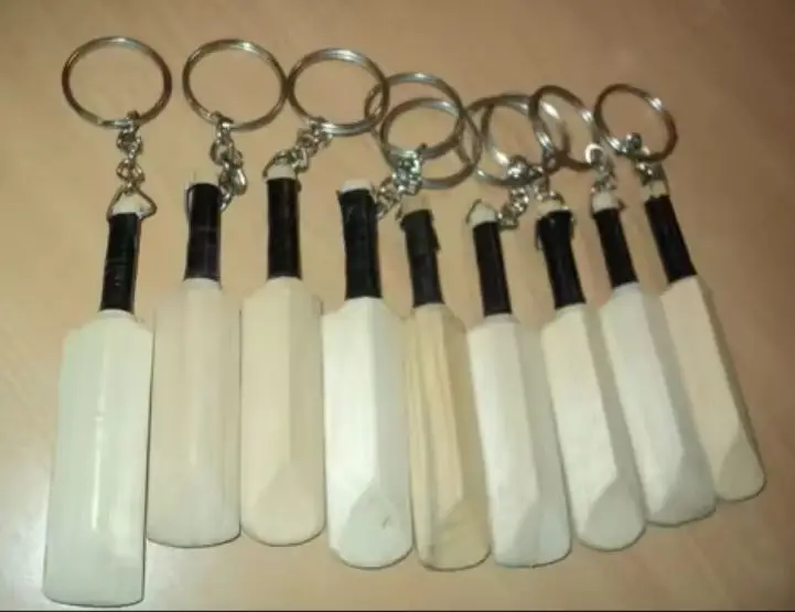 Custom Logo Design Cricket Bat Keychain Leather Keyring with Ball OEM Supported Keychain for Promotional Gifts From India