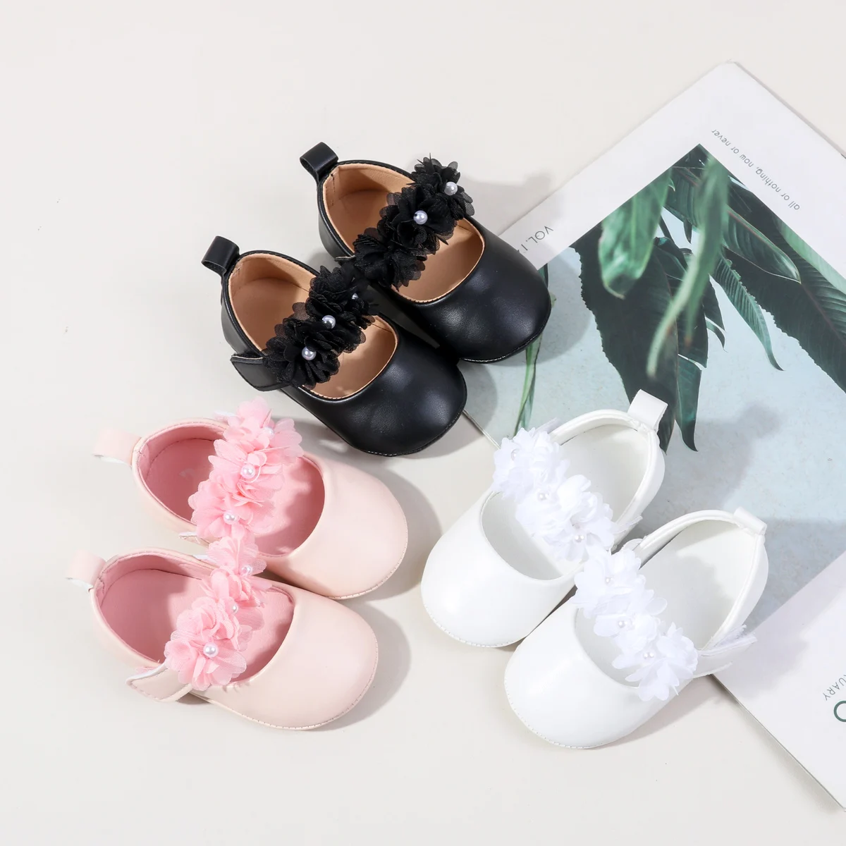 Whosale Pearl Flower Hook&loop Anti-slip Princess Baby Newborn Girls Shoes
