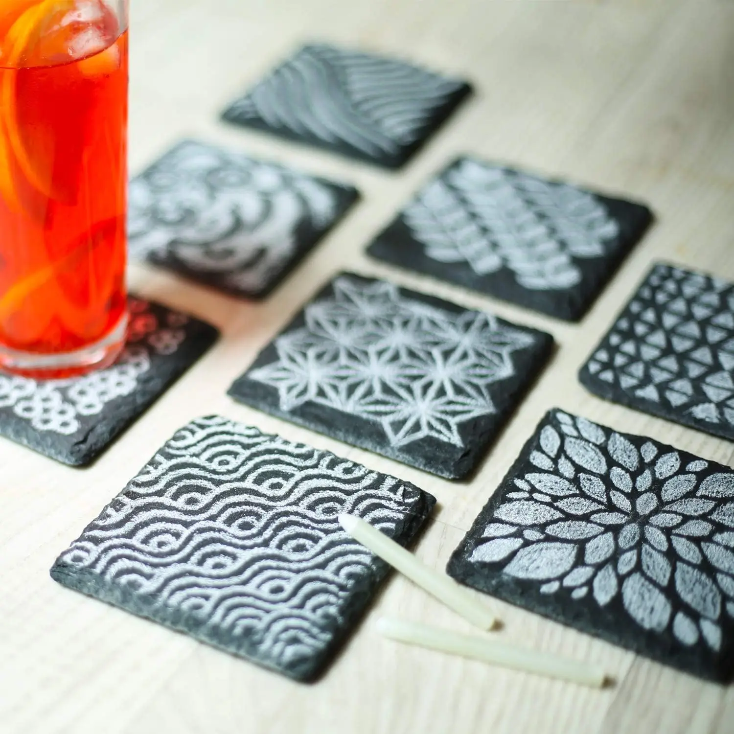 product custom tabletop cup slate mat 4 pieces set 10cm natural black bluestone coasters with bamboo holder for bar restaurant party-4