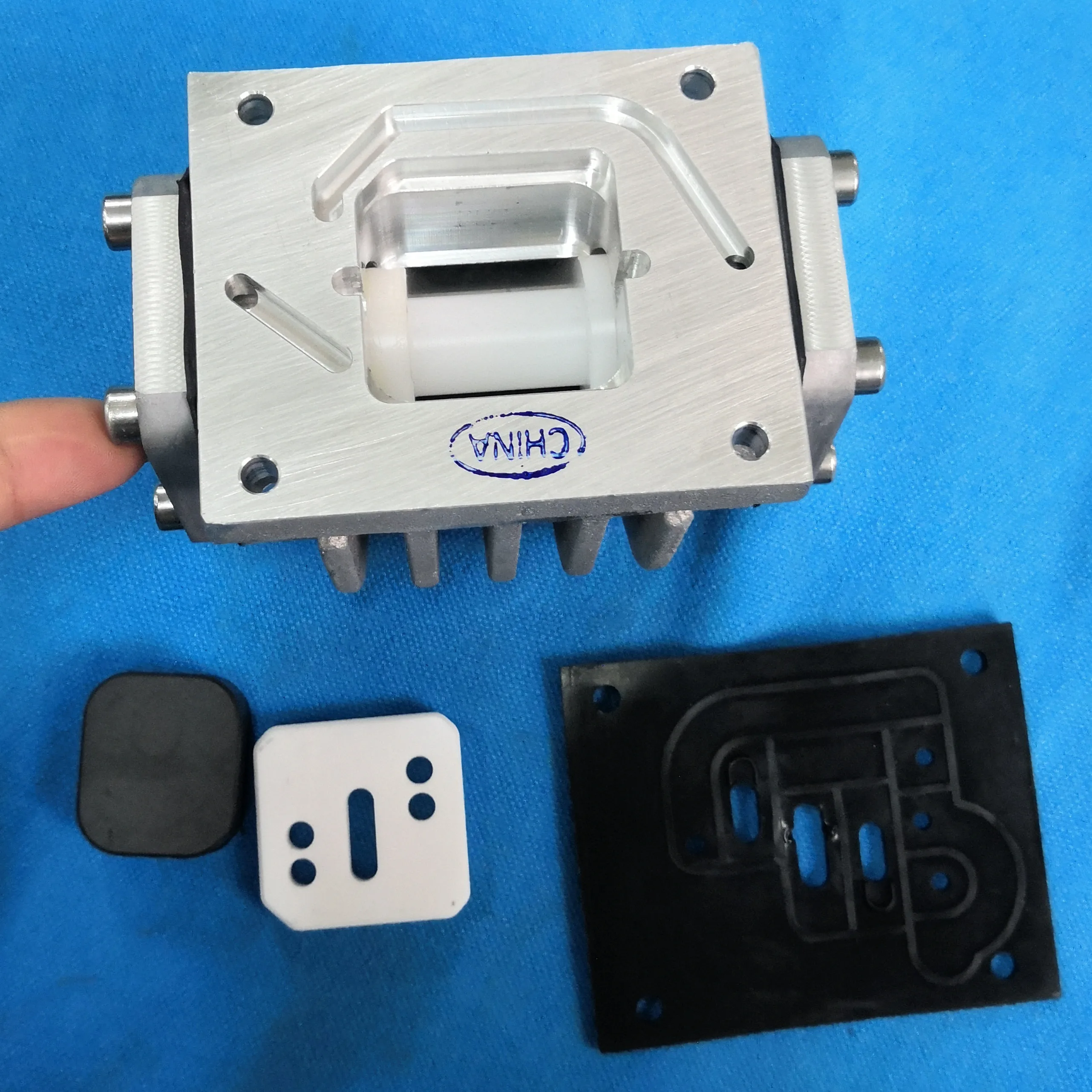 Diaphragm Pump Versamatic CF P98-100 Carton Ce OEM Gray Aluminum Alloy Superior 100PSI CFP98-100 high pressure water pump details