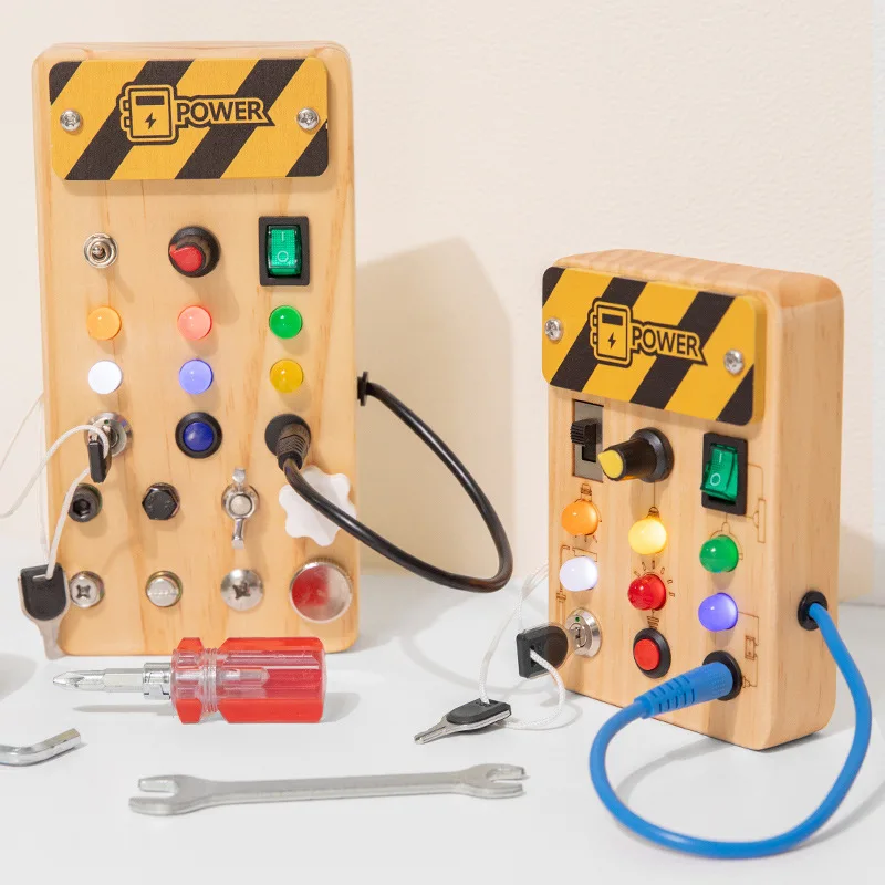 НОВАЯ деревянная обучающая доска Монтессори для малышей с переключателями, светодиодной подсветкой, имитацией розетки, обучающими пособиями, игрушками на развитие жизненных и когнитивных навыков