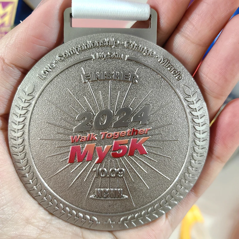 Factory Direct Custom Metal Souvenir Medals Modern Style 5km 10km Half Marathon Running Award Medal with Ribbon manufacture