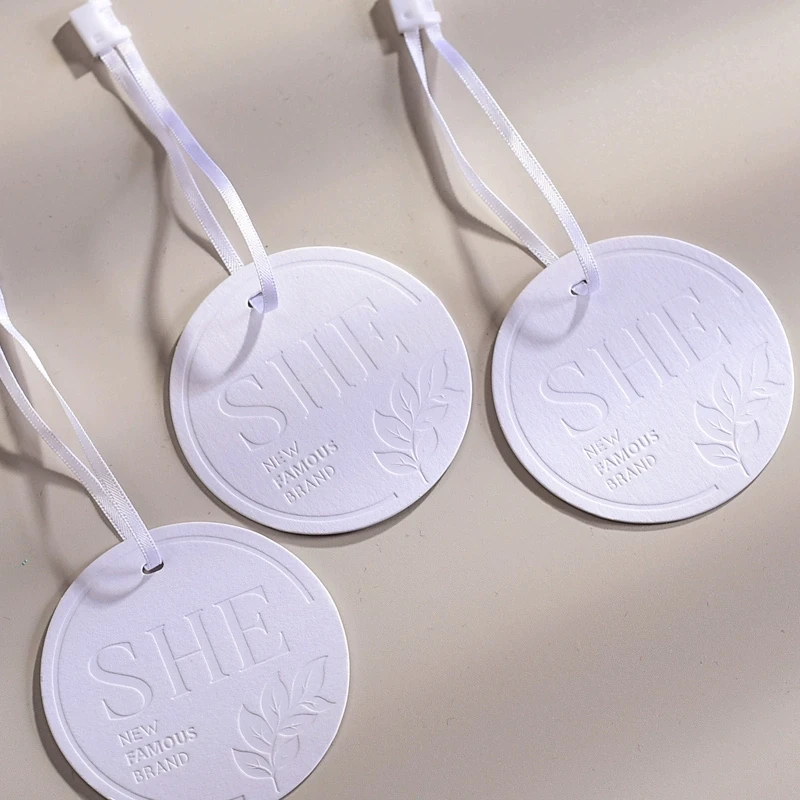 Custom Printed Recycled Paper Garment Hang Tag 3D Logo Clothing Tag in Round Shape for Eco-Friendly Use in Bags and Shoes