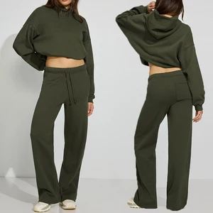 2026 Custom Women's Casual Sportswear Hooded 2-Piece Crop Jogger Set 100% Cotton Fleece Eco-Friendly Winter Sports