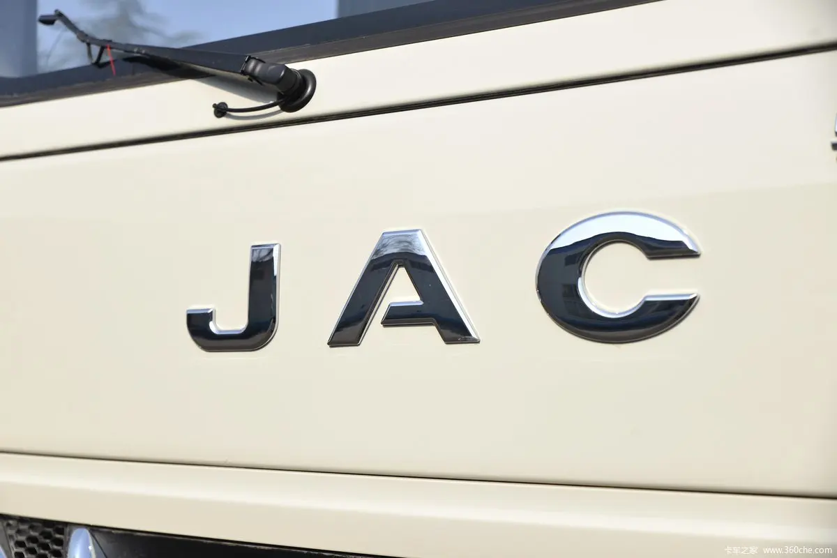 JAC Junling A8 160 horsepower 4.15 meter single cab 4x2 jac light cargo truck details