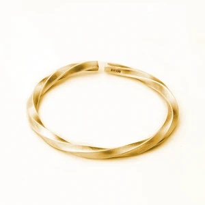Gold Plated Beautiful Chunky Screwy Bracelet Plate