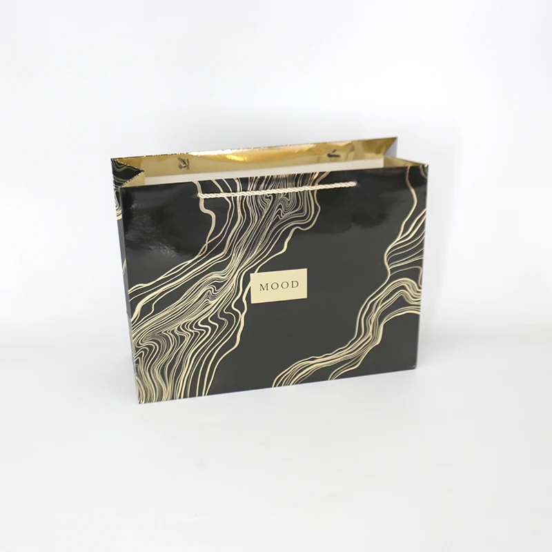 Wholesale Custom Hot Gold Printed Black Luxury Shopping Gift Paper Bag With Handle gift bags customised supplier