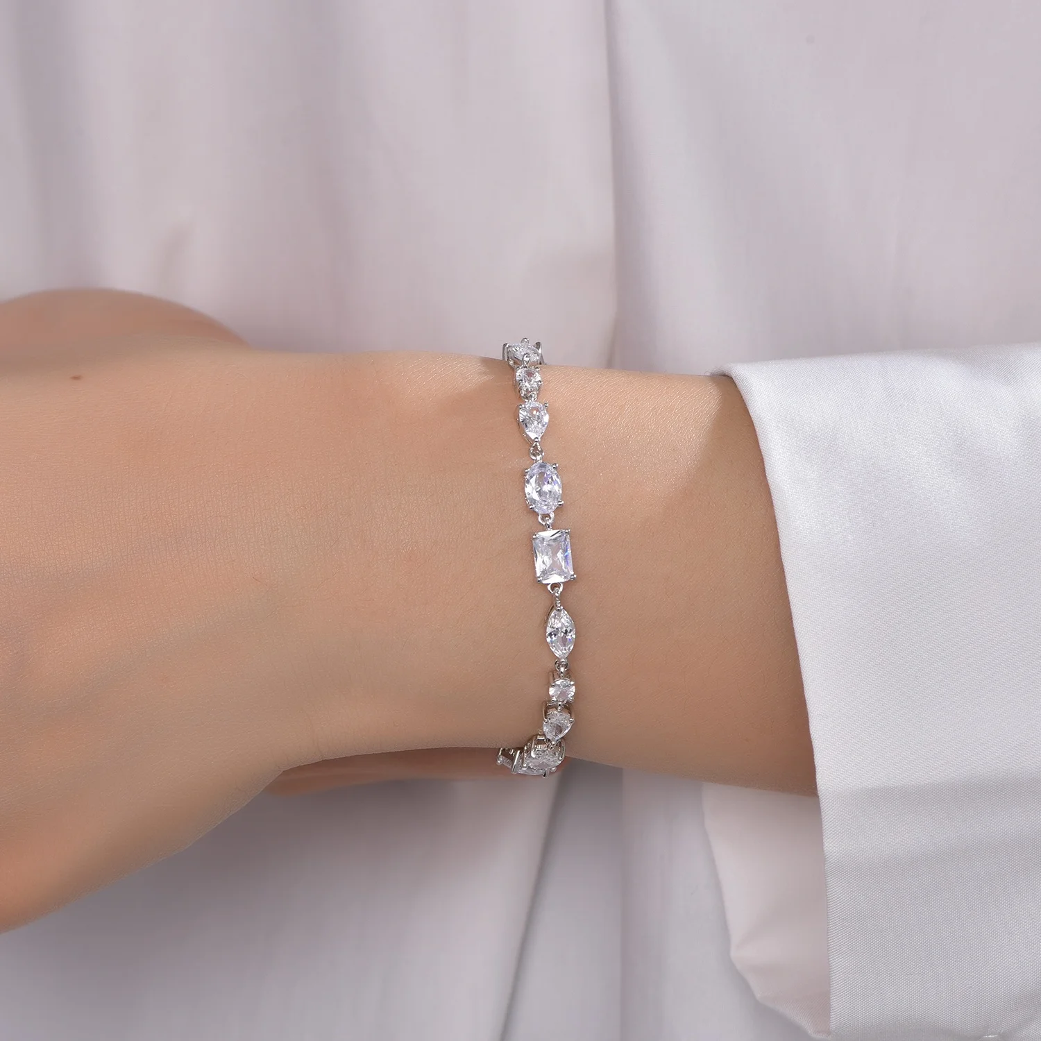 Hot Sale 5A Cubic Zirconia CZ Tennis Chain Bracelet Classic Shiny Crystal Tennis Bracelet for Women