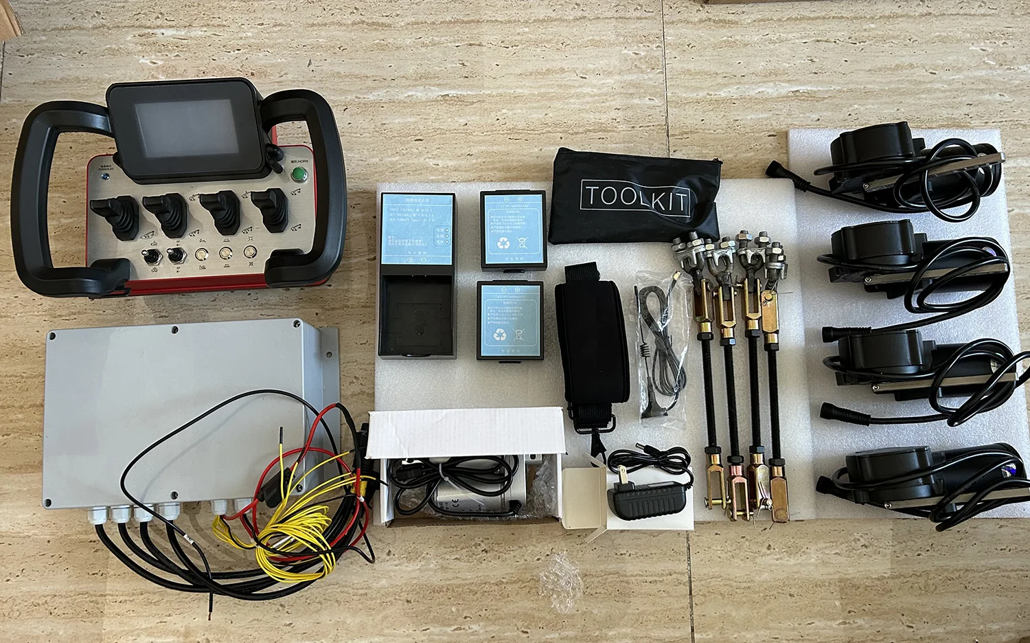 Waterproof 4 Commands 12v 24v  Crane Remote Retrofit Wireless Radio Crane Remote Control Sets With 4 Levels Motors for Truck