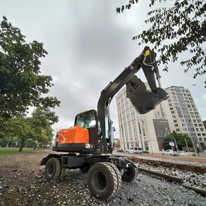 EPA and EuroV Engine Digger Construction Machine Diggers 6 Ton Wheel Excavator for Sale