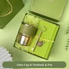 Vaso de cristal + Cuaderno + Bolígrafo