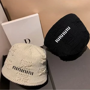 2026 New Design Winter Brand Designer 100% Wool Adjustable Unisex Knitted Hat for Outdoor Skiing