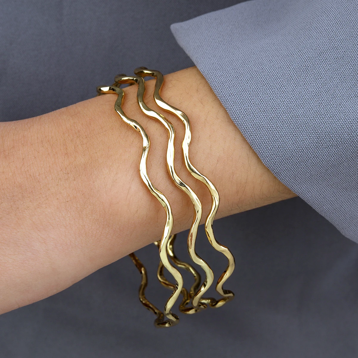 Shop Our Hot Sale 3 Layers Design Hawaiian Gold Wave Bangles