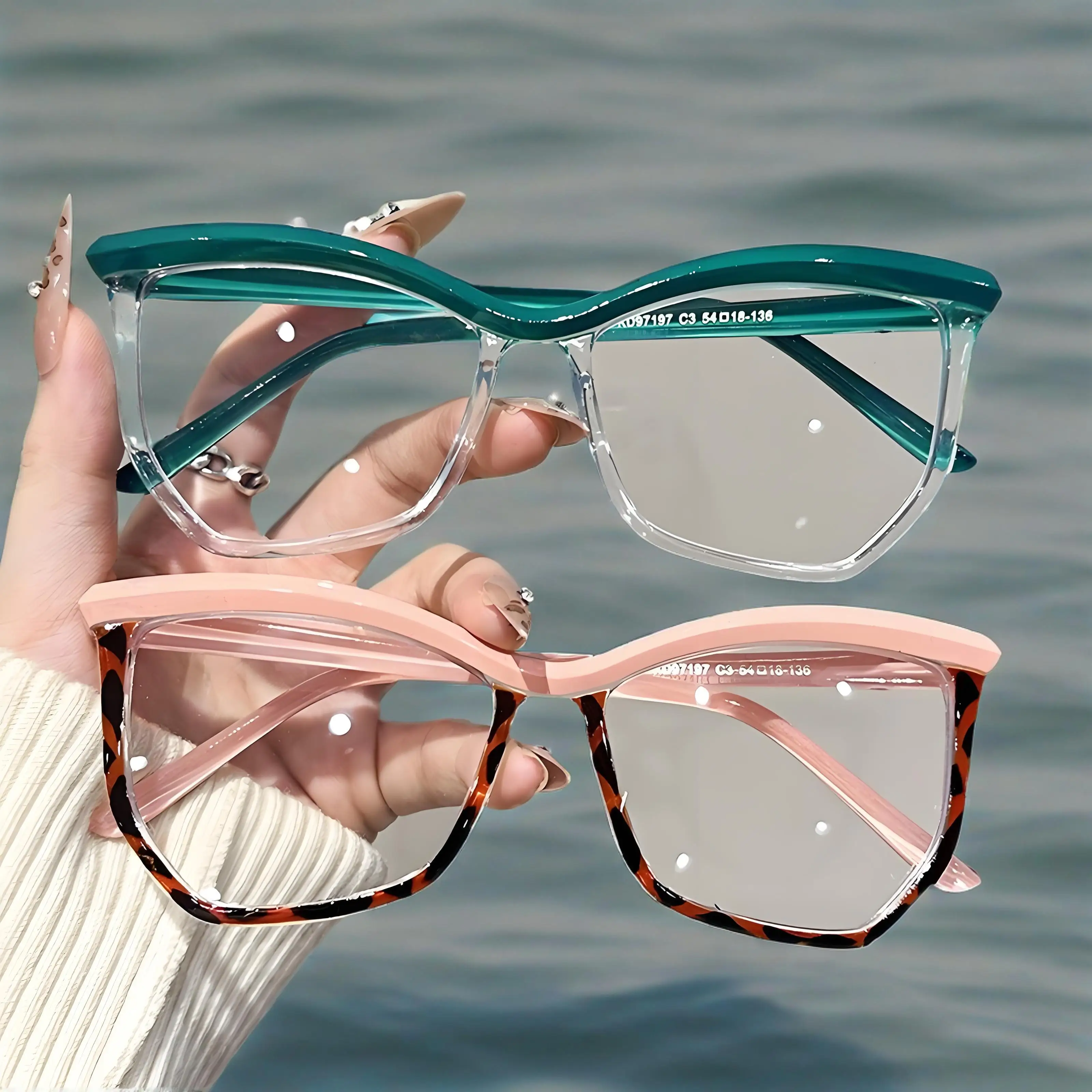 Custom 2025 Luxury Cat Eye Frame Irregular Anti-blue Light Glasses New  Plain Fashion Flat Glasses Can Be Customized Wholesale