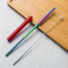 Étui rouge + Paille arc-en-ciel