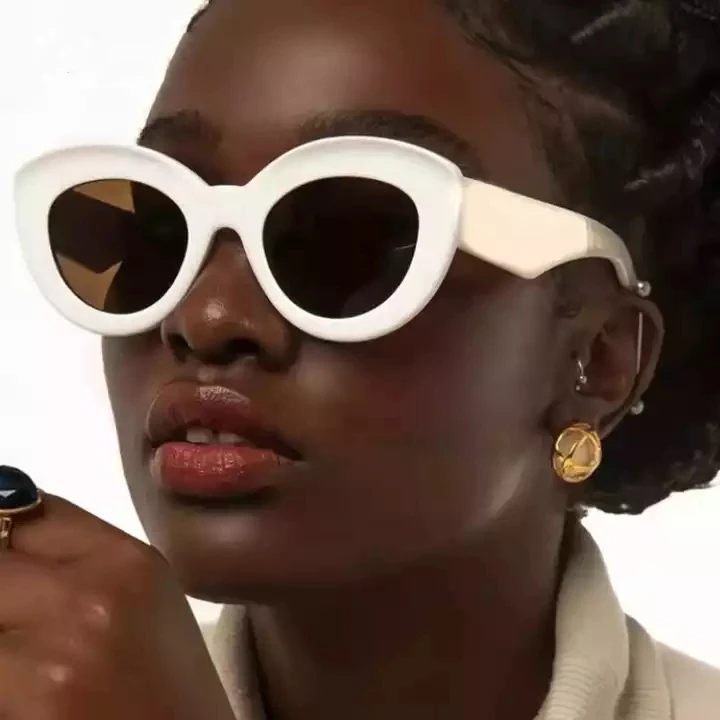 2024 Vintage Flower Print Candy Color Round Cat Eye Sunglasses display picture 2