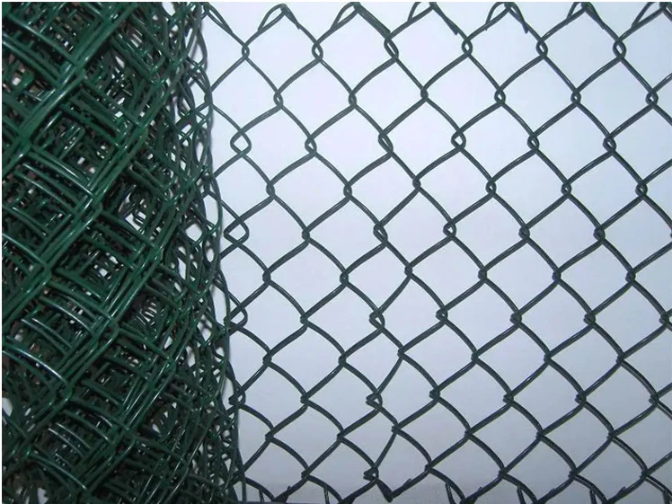 Widely used galvanized and pvc coated chain link of mesh fence wire cost for farm and school manufacture