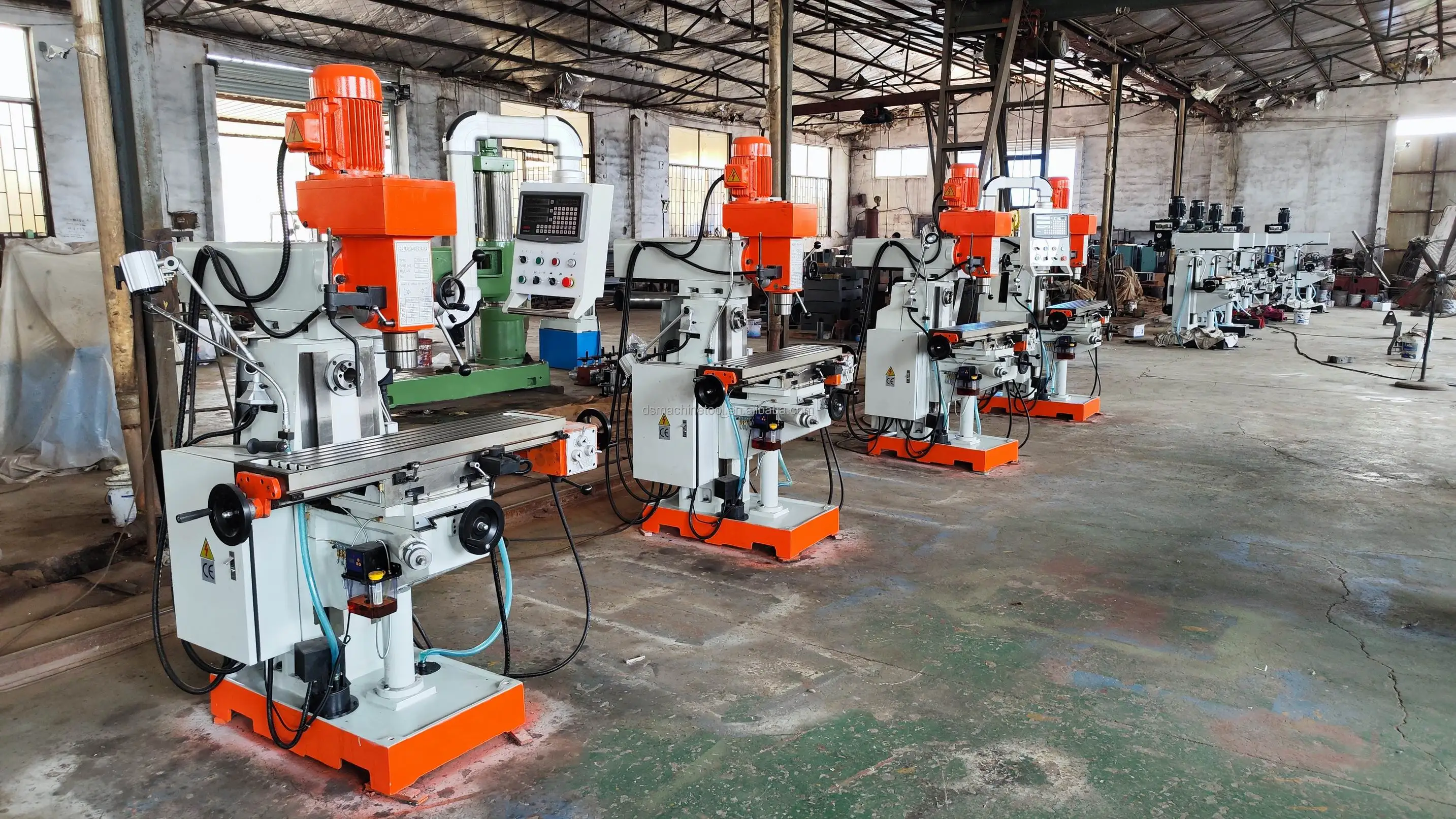 ZX7550CWユニバーサルフライス盤ドリルおよびフライス盤| Alibaba.com