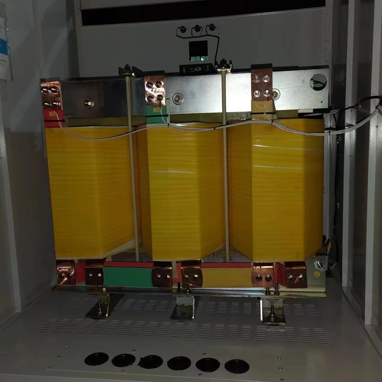 Factory Price 3 Phase Isolation Step up Step Down Transformer  500KVA 220V 380V 415V 480V 690V