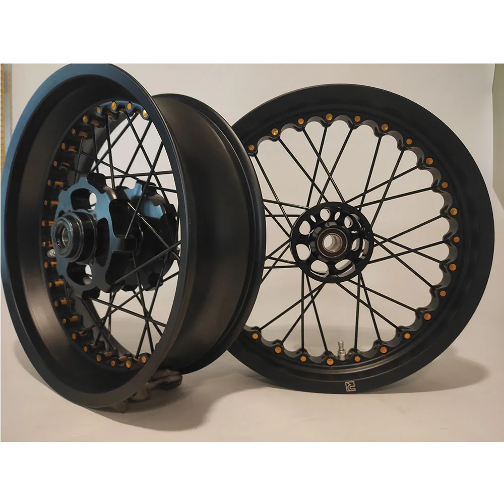 SCRAMBLER Motard Wheel 17 Wire Spoked Motorcycle Wheels for Tubeless Tyres