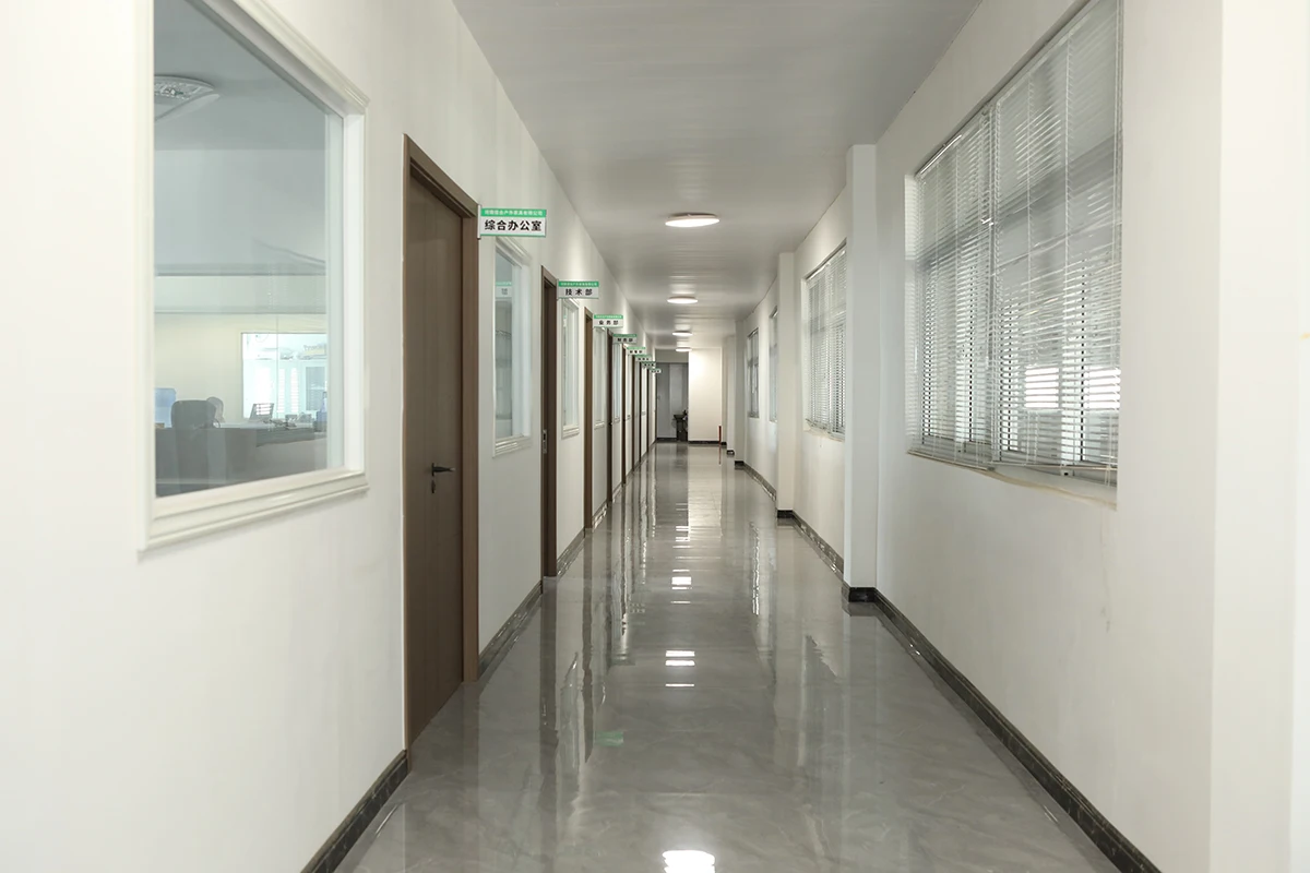 Yiwu Changhong Trading Co., Ltd. 1
