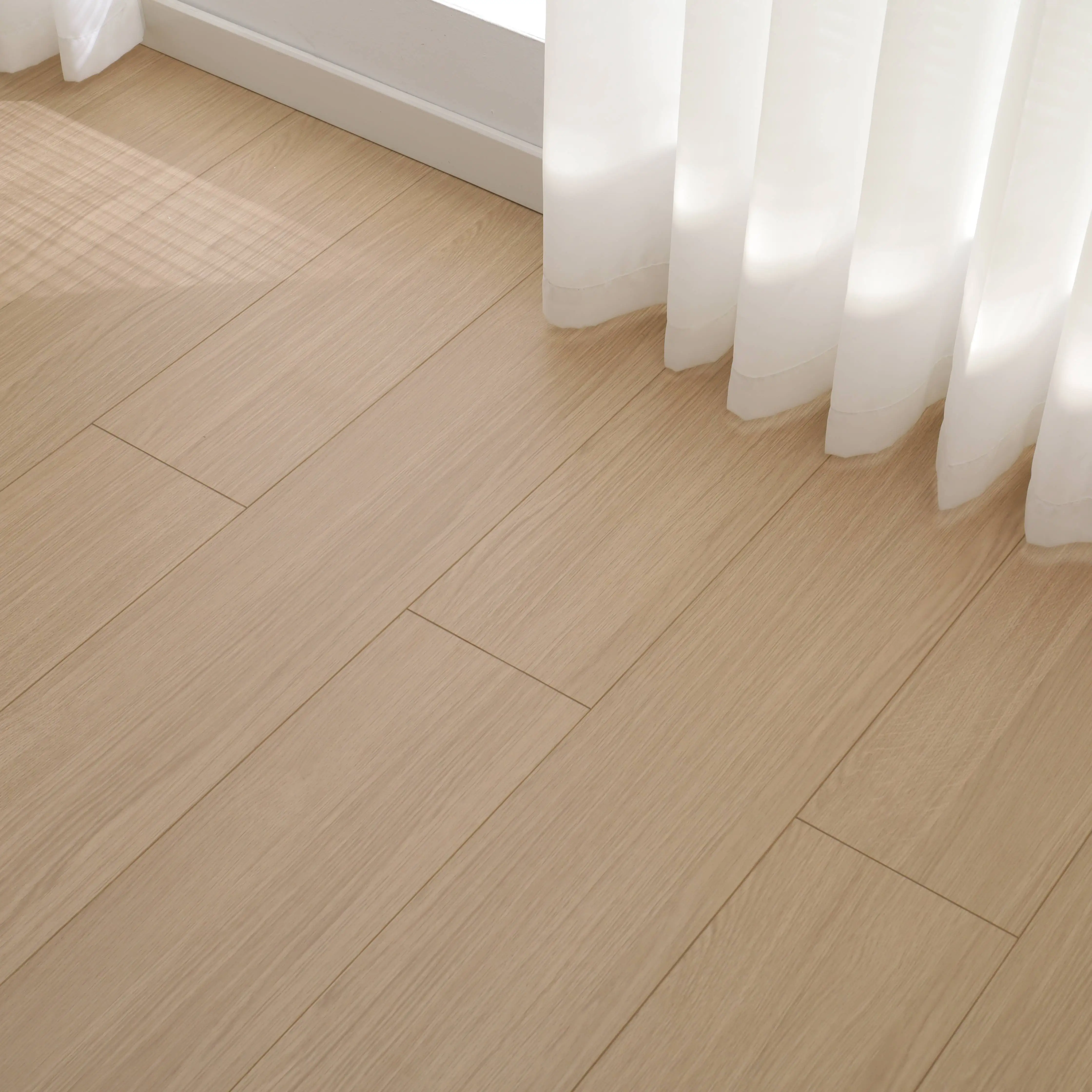 Environmentally Friendly Durable Solid Wood Composite Flooring Modern Simple Style