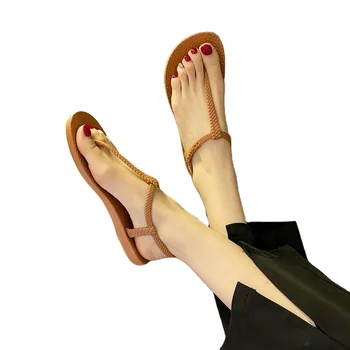 Factory Direct Sale and Ladies 2021 Soles Stylish Party Flats Cute Chain Sandals for Women  slippers for Women Sandals