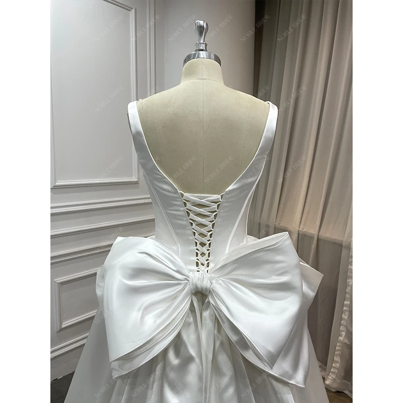 Minimalist Square Neck Satin Lace Wedding Gown With Big Bow Oem