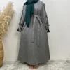 Gris oscuro
