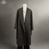 Gris oscuro