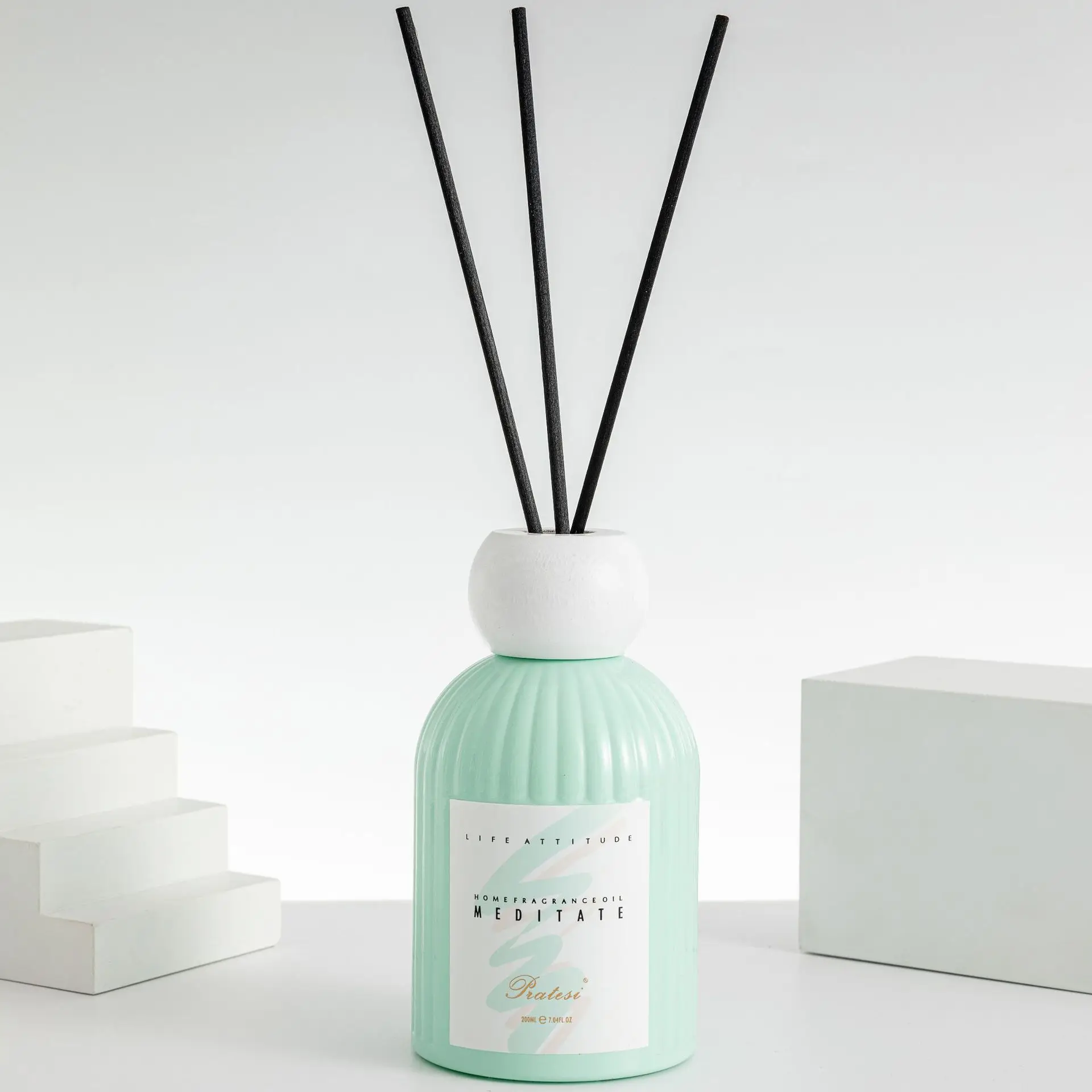 Elegant Reed Diffuser with Strong Fragrance, Customizable Fiber Reeds and Stylish Glass Bottles, OEM ODM Aroma Difuser Manufacturer Providing Private Label Packaging Personalized Gift Sets and Long Lasting Aroma for Bedroom Boutique, Spa and Hotel