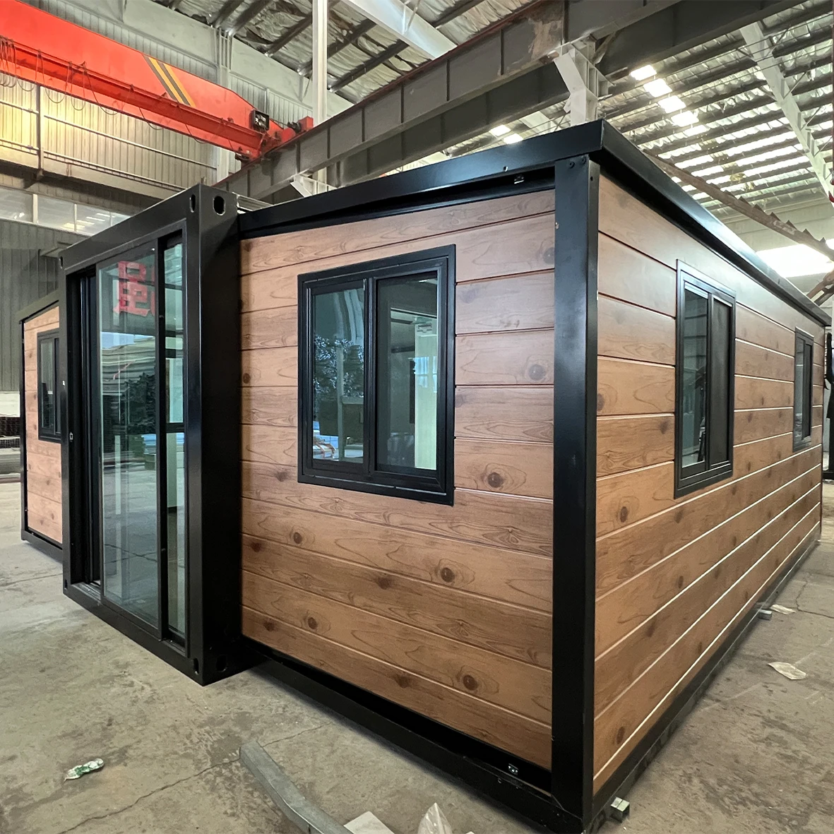 20FT Prefab Expandable Container House 2 Bedroom 1 Bathroom Metal Carved Board Sandwich Panel for Shop Warehouse Toilet Hospital